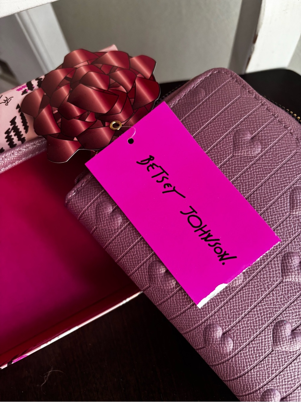 NWT Betsey Johnson Mauve Heart-Embossed Zip Wristlet NEW with Tags - Picture 11 of 13